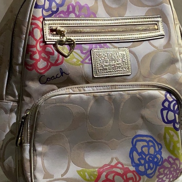 Authentic Coach Poppy collection backpack - Picture 4 of 4